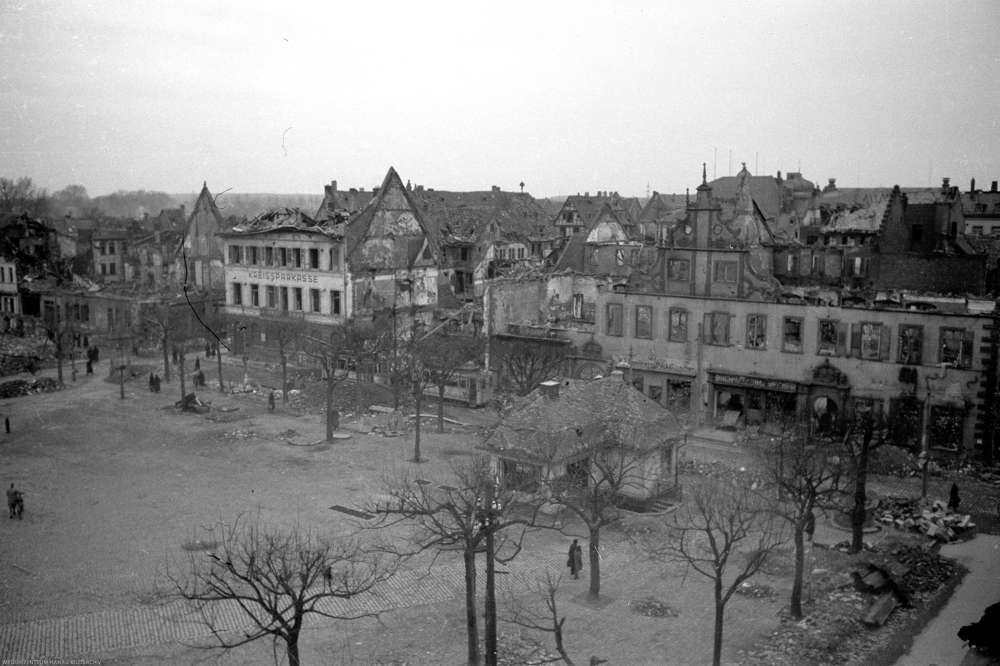 4-1 MZHU0211_A2_HanauMarktplatz1944