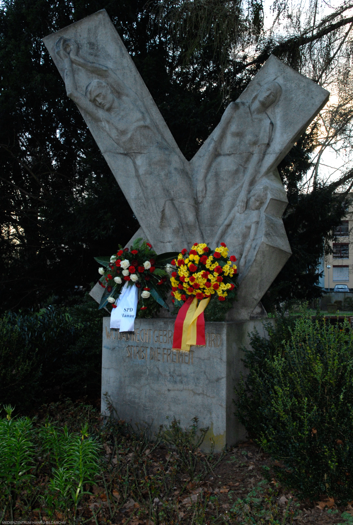 8-1 2008_03_MLA_Gedenken19.Maerz001